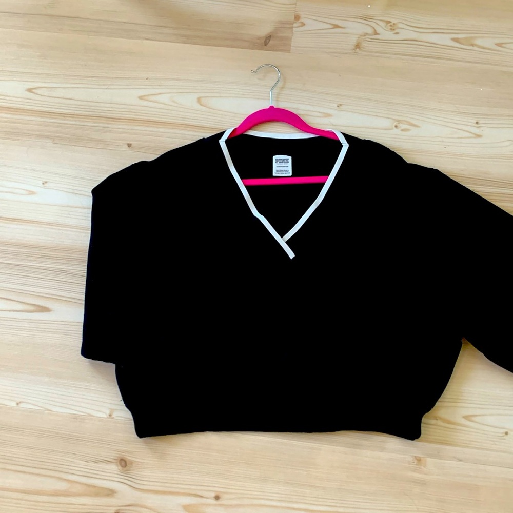 Pink by Victoria’s Secrets Black V-Neck Crop Sweatshirt XL